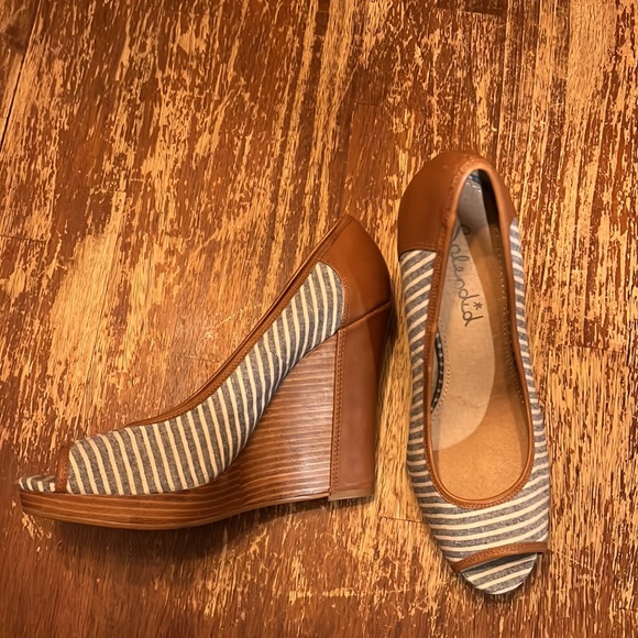 Splendid Striped Blue peep toe Wedge Sandals Women’s Size 9 1/2 Leather Nautical - Picture 3 of 3